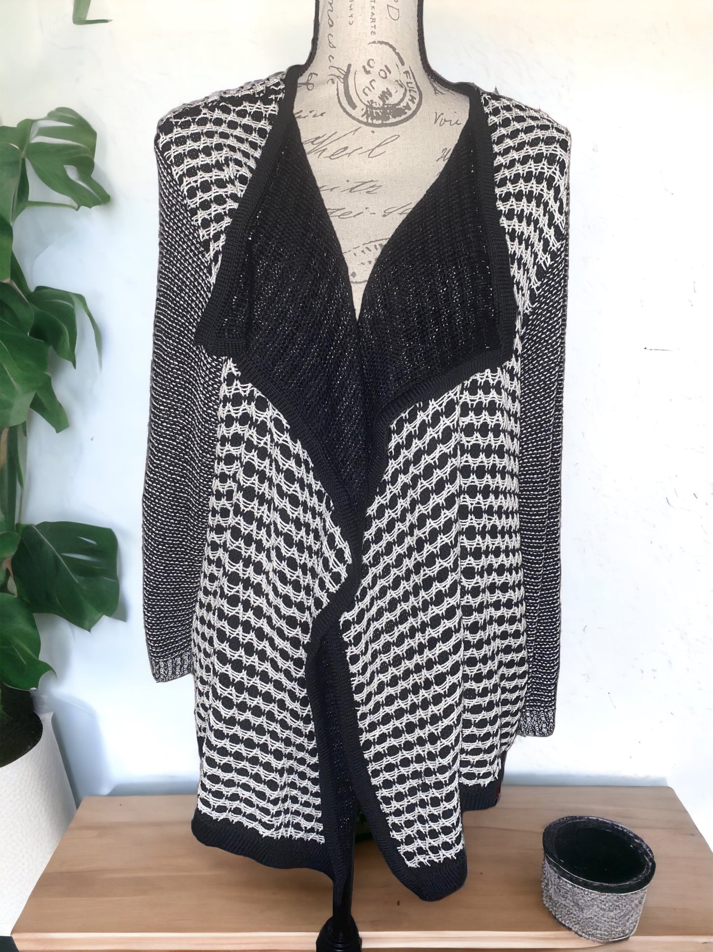 Black/White Sweater Duster Size 2X