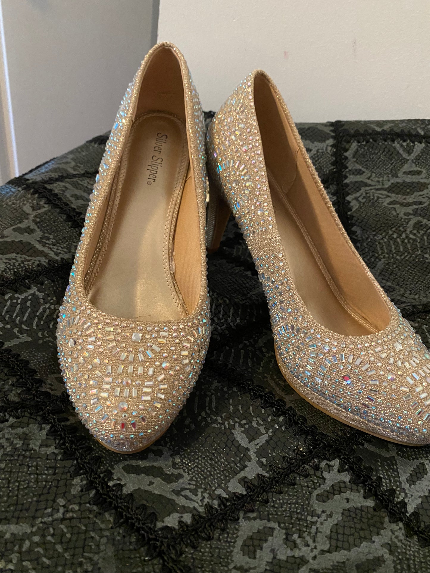 Women’s Sequin Pump Shoe Size 10W